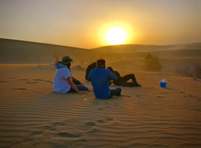 Varzaneh desert camping
