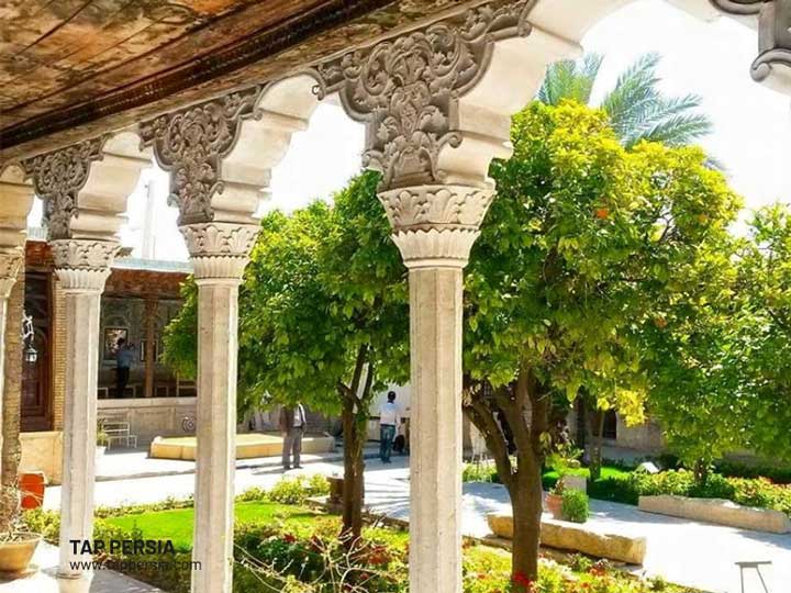 Zinat al-Molk house - yard