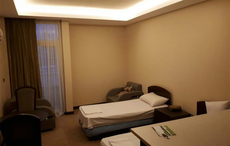 Hezar Hotel Kerman