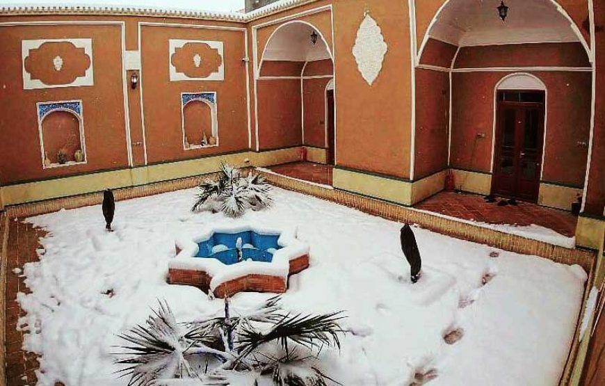 Negaar Varzaneh Traditional Guest House – Isfahan