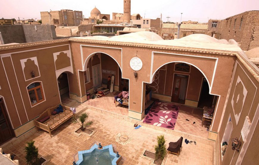 Negaar Varzaneh Traditional Guest House – Isfahan