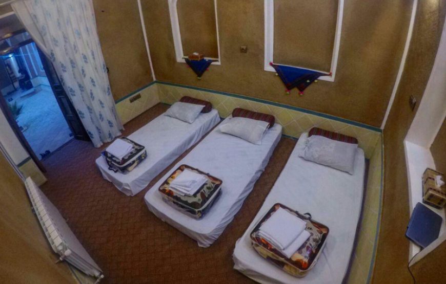 Negaar Varzaneh Traditional Guest House – Isfahan