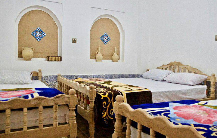 Negaar Varzaneh Traditional Guest House – Isfahan