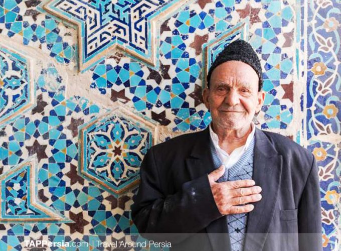 Varzaneh Walking Tour