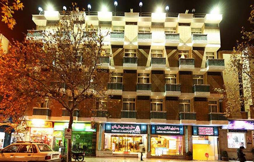 Ali-Qapu Hotel – Isfahan