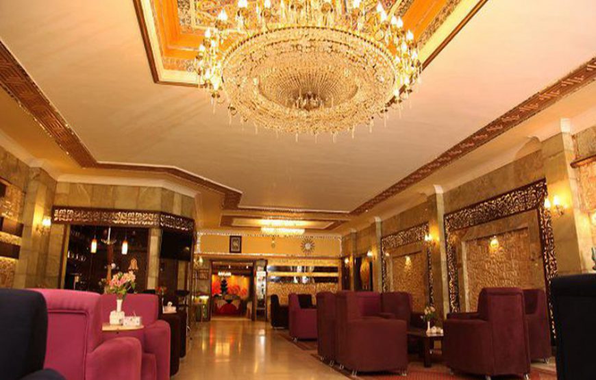 Ali-Qapu Hotel – Isfahan