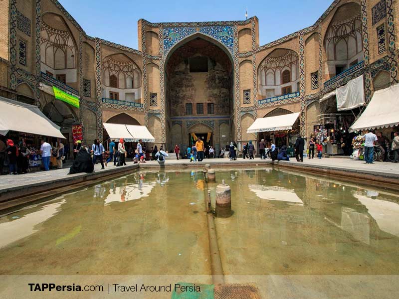 Qeysariye Foreground - Naqsh-e Jahan Square