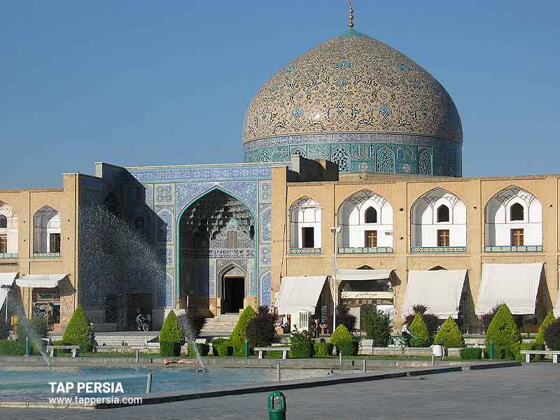 How to Get to Sheikh Lotfollah Mosque?