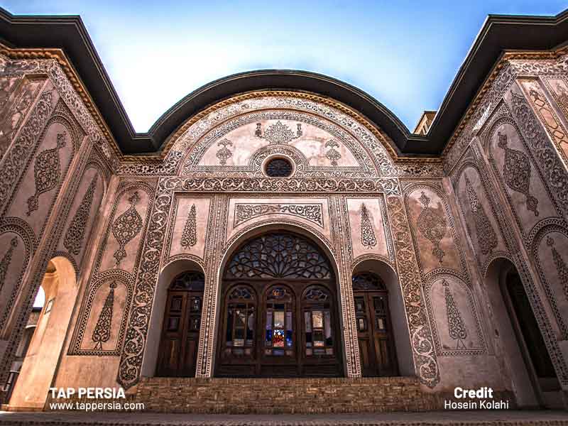 tabatabaei  house, kashan sits