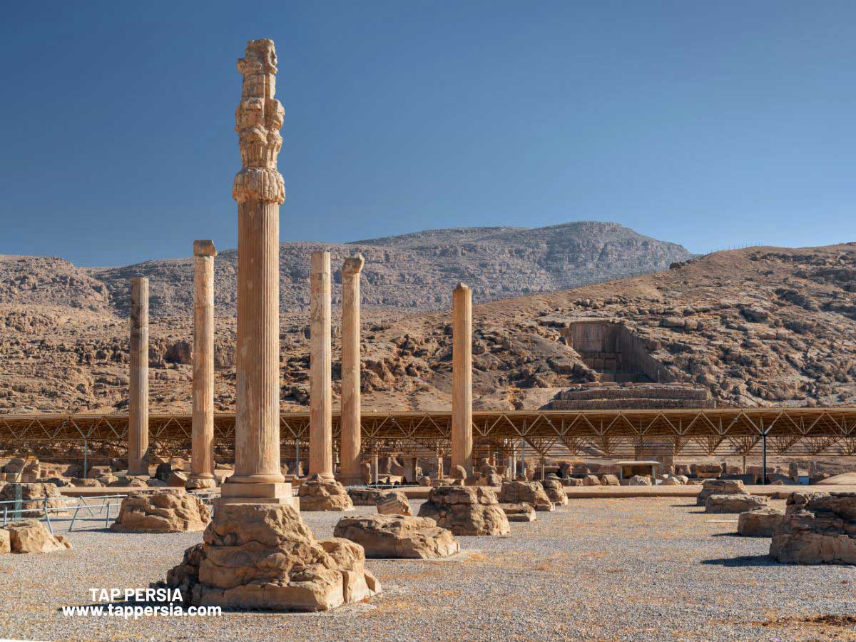 Apadana Palace(Iran’s Ancient Monuments in the Fall)
