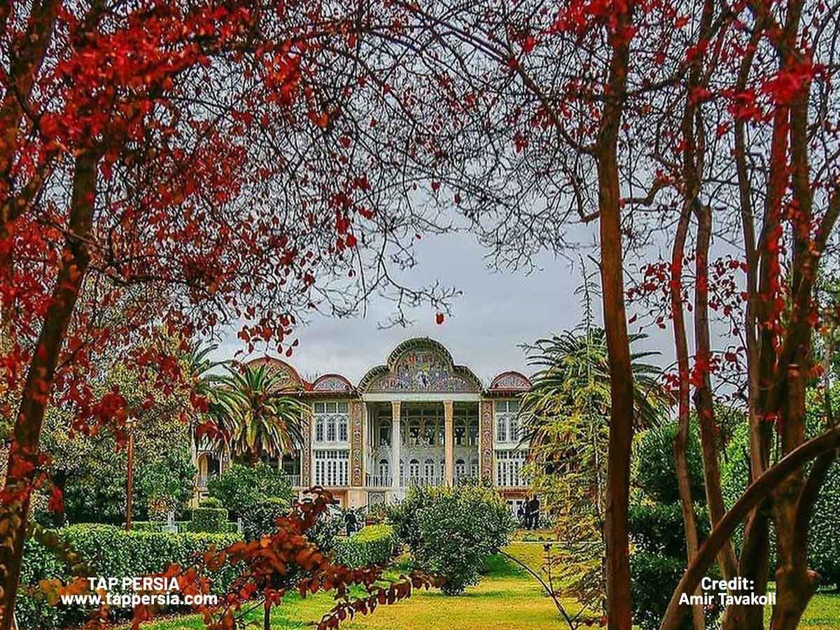 The Persian Gardens in Fall: A Blend of Beauty and History