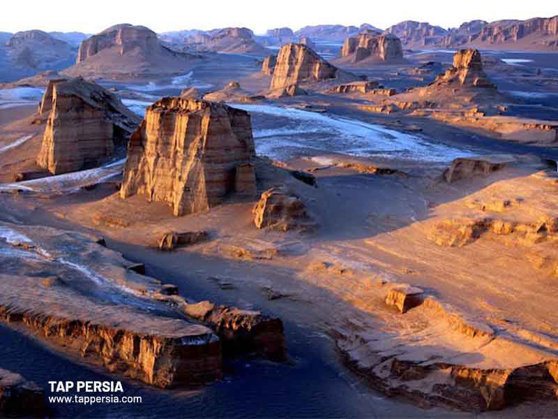 The-Kaluts-(Dashte-E-Lut-Desert)