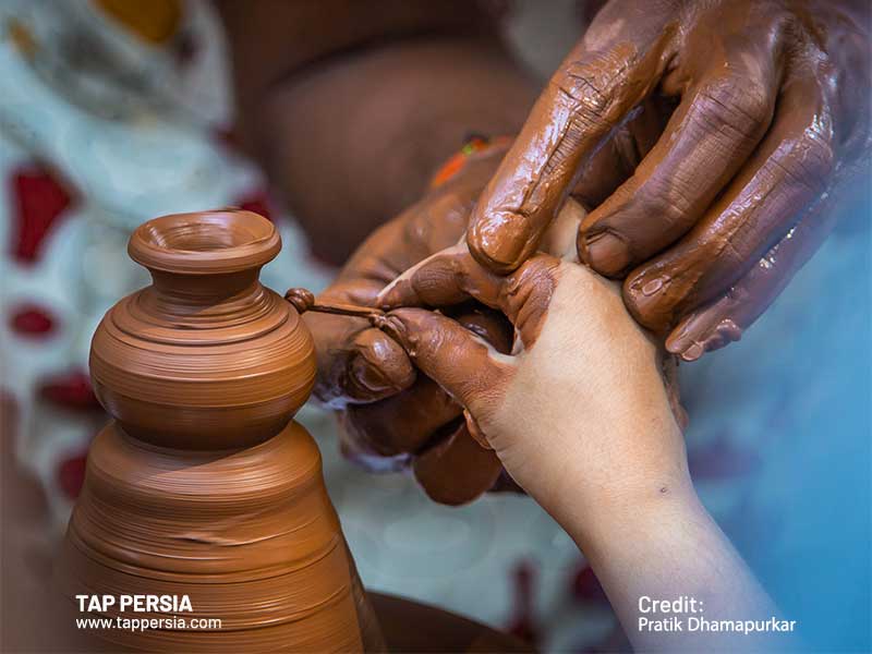 shiraz pottery