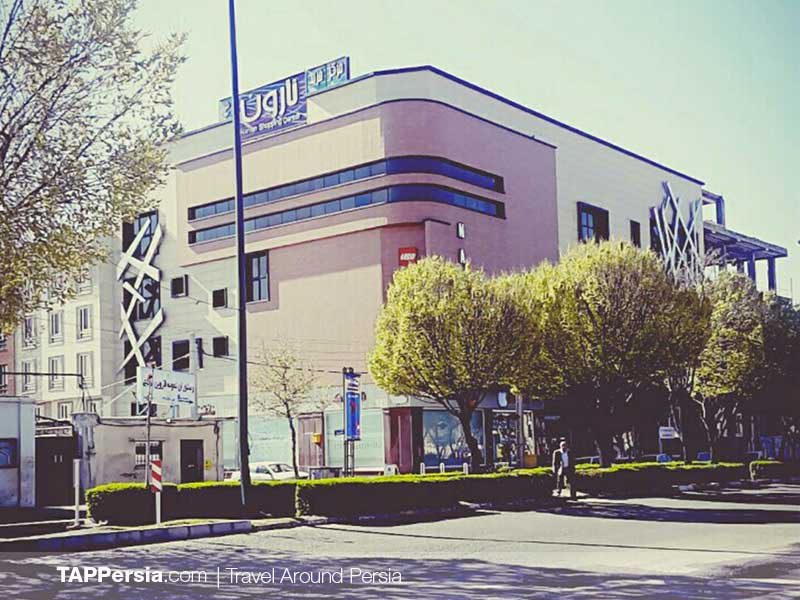 Narvan Shopping Center - Qazvin Nightlife - TAP Persia