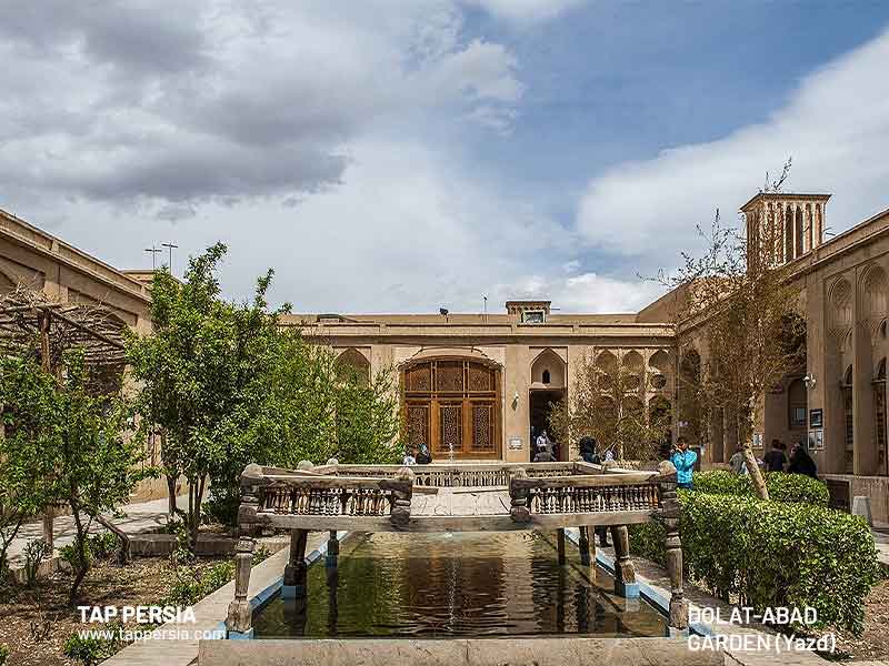When and How to go to Dolatabad Garden
