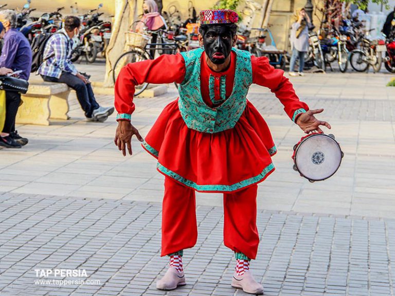 a-look-at-the-traditions-of-amoo-nowruz-and-haji-firuz